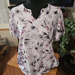 Lauderdale Fliral Scrub Top Size L